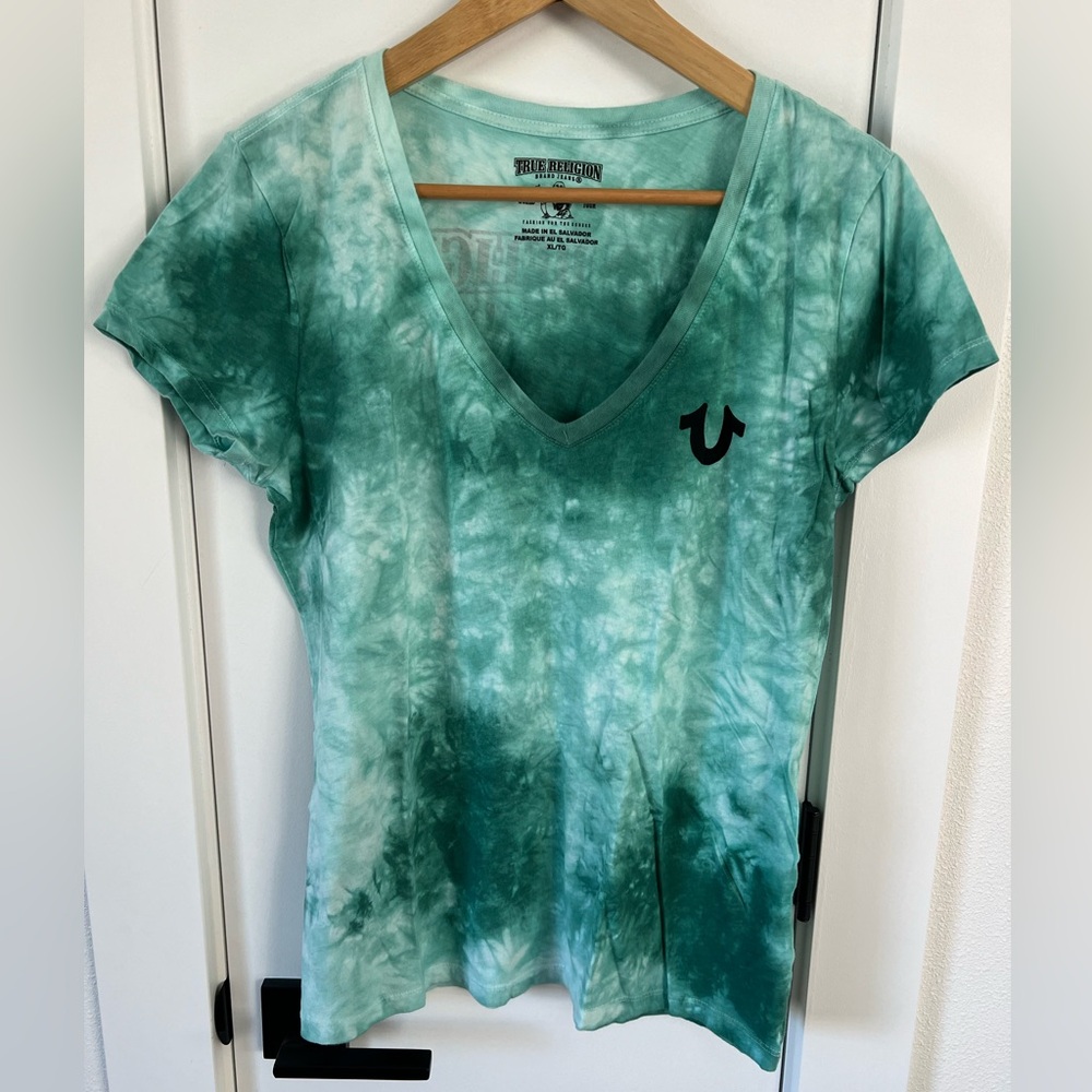 True Religion V-Neck Tee - XL